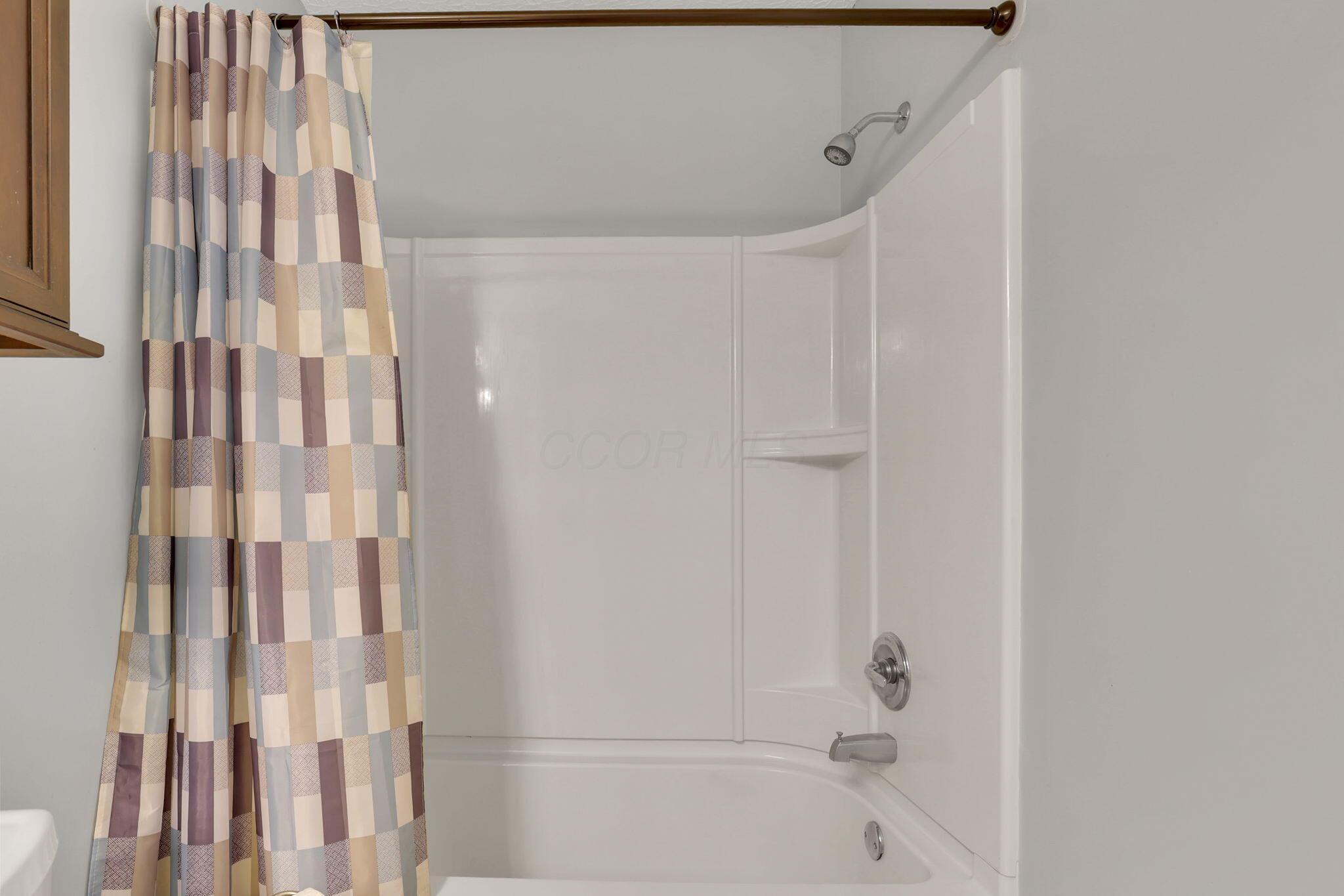 928 Sharon Glyn Drive, Newark, Ohio image 35