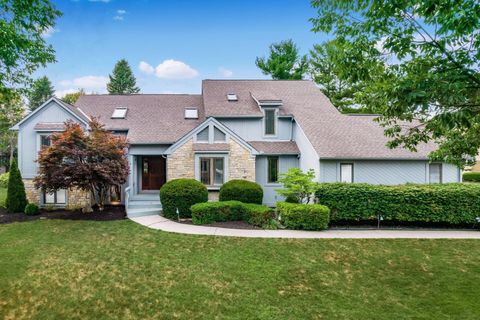 Photo of 8025 Inistork Drive, Dublin, OH 43017 (MLS # 225024842)