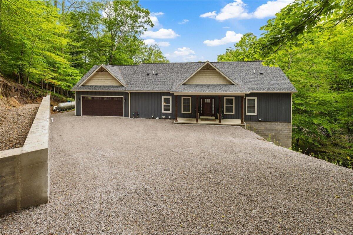 659 Natchez Lane, Sugar Grove, Ohio image 2