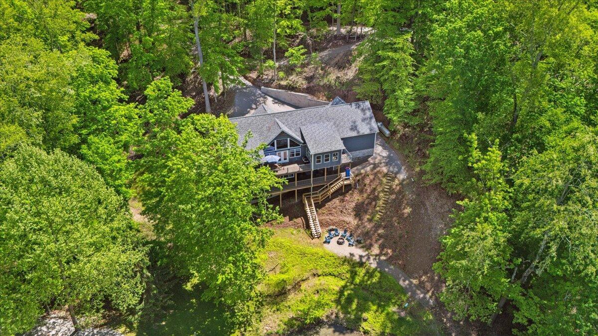 659 Natchez Lane, Sugar Grove, Ohio image 1