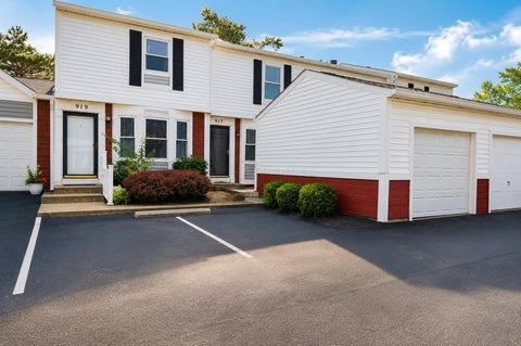Photo of 917 Annagladys Drive Y-2 #Y-2, Worthington, OH 43085 (MLS # 226023600)