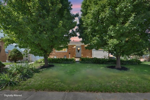 Photo of 2923 Lee Ellen Place, Columbus, OH 43207 (MLS # 226037561)