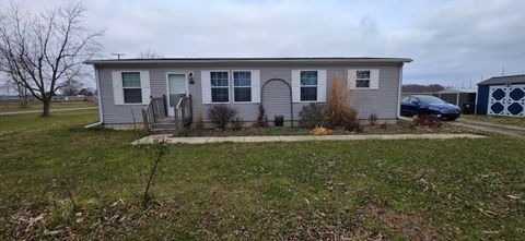 Photo of 3007 W County Road 52, Tiffin, OH 44883 (MLS # 225044159)