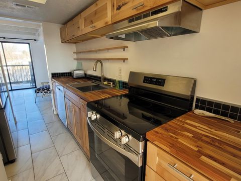 Tiny photo for 734 Worthington Forest Place, Columbus, OH 43229 (MLS # 225045562)