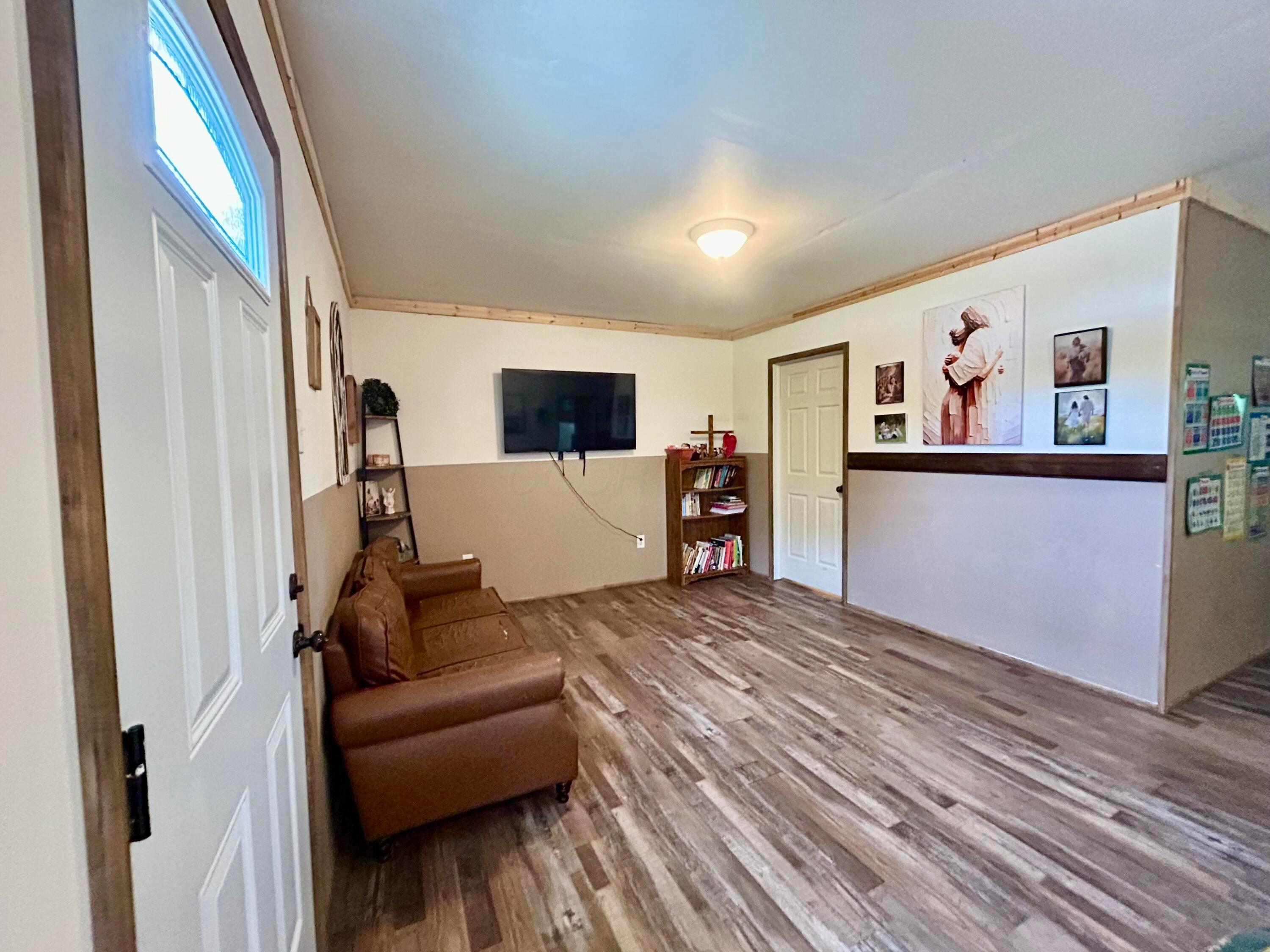 10070 Wolfe Road, New Vienna, Ohio image 5