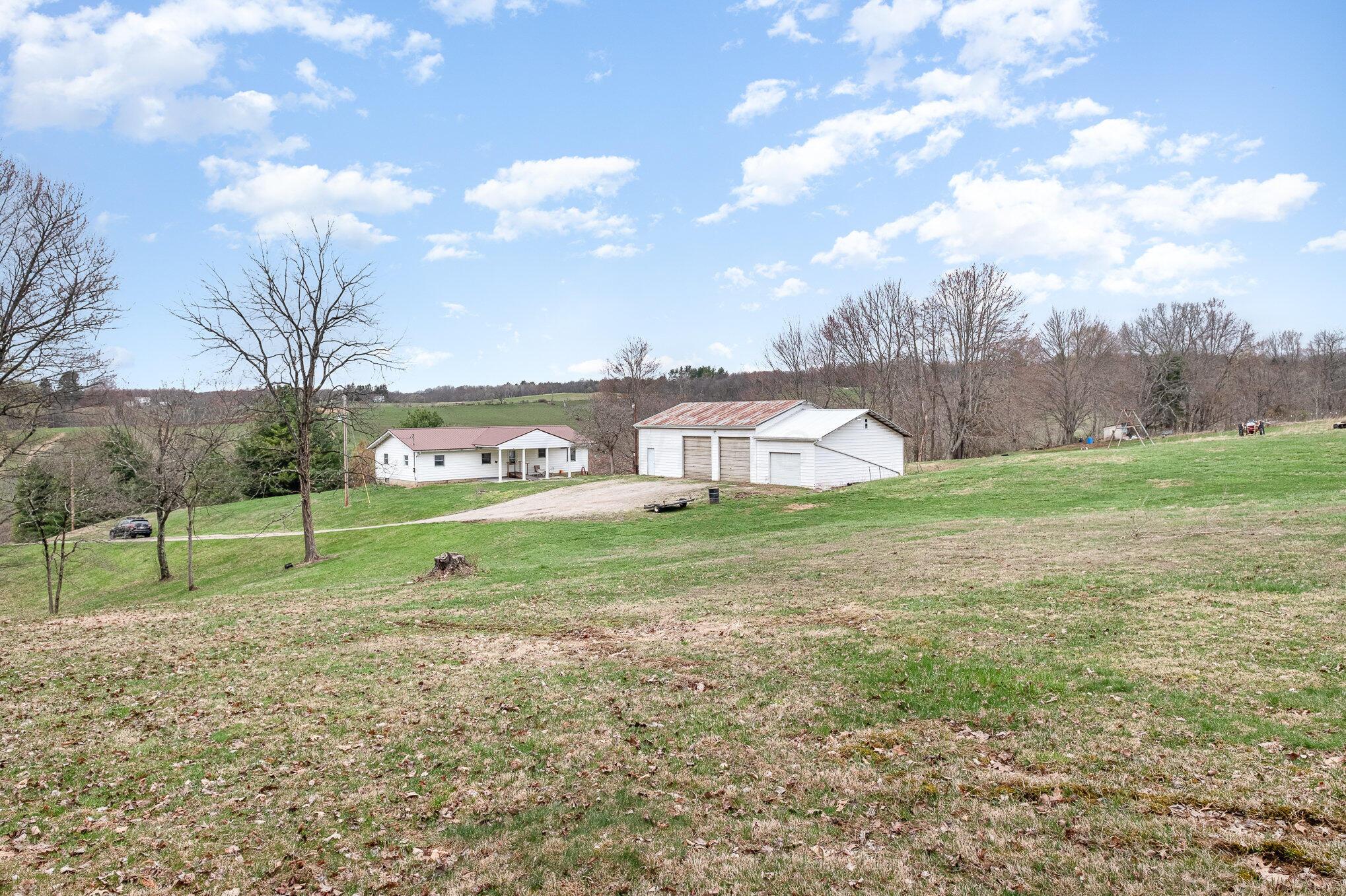 12070 W Carlisle Road, Frazeysburg, Ohio image 31