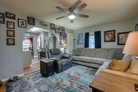 Photo of 2610 Grasmere Avenue, Columbus, OH 43211 (MLS # 226009408)