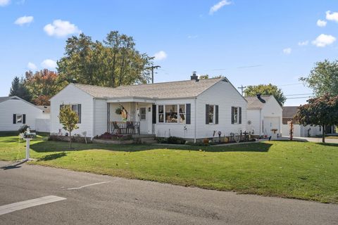 Photo of 258 Logan View Drive, Chillicothe, OH 45601 (MLS # 225040470) Photo of 258 Logan View Drive, Chillicothe, OH 45601 (MLS # 225040470)