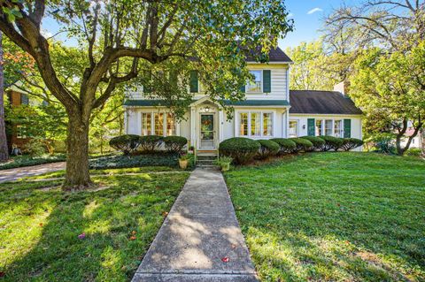 Photo of 2425 Bryden Road, Columbus, OH 43209 (MLS # 226008807)