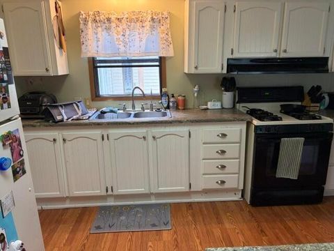 Tiny photo for 75 Park Drive, Thornville, OH 43076 (MLS # 226027762)