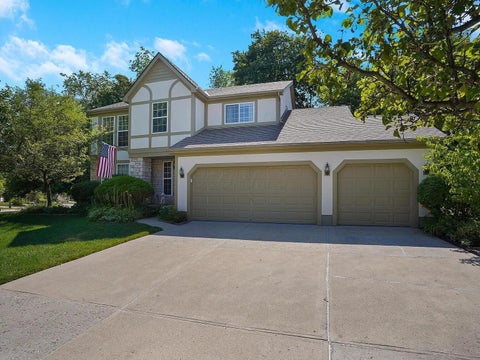 Photo of 191 Royal E, Blacklick, OH 43004 (MLS # 226036342)
