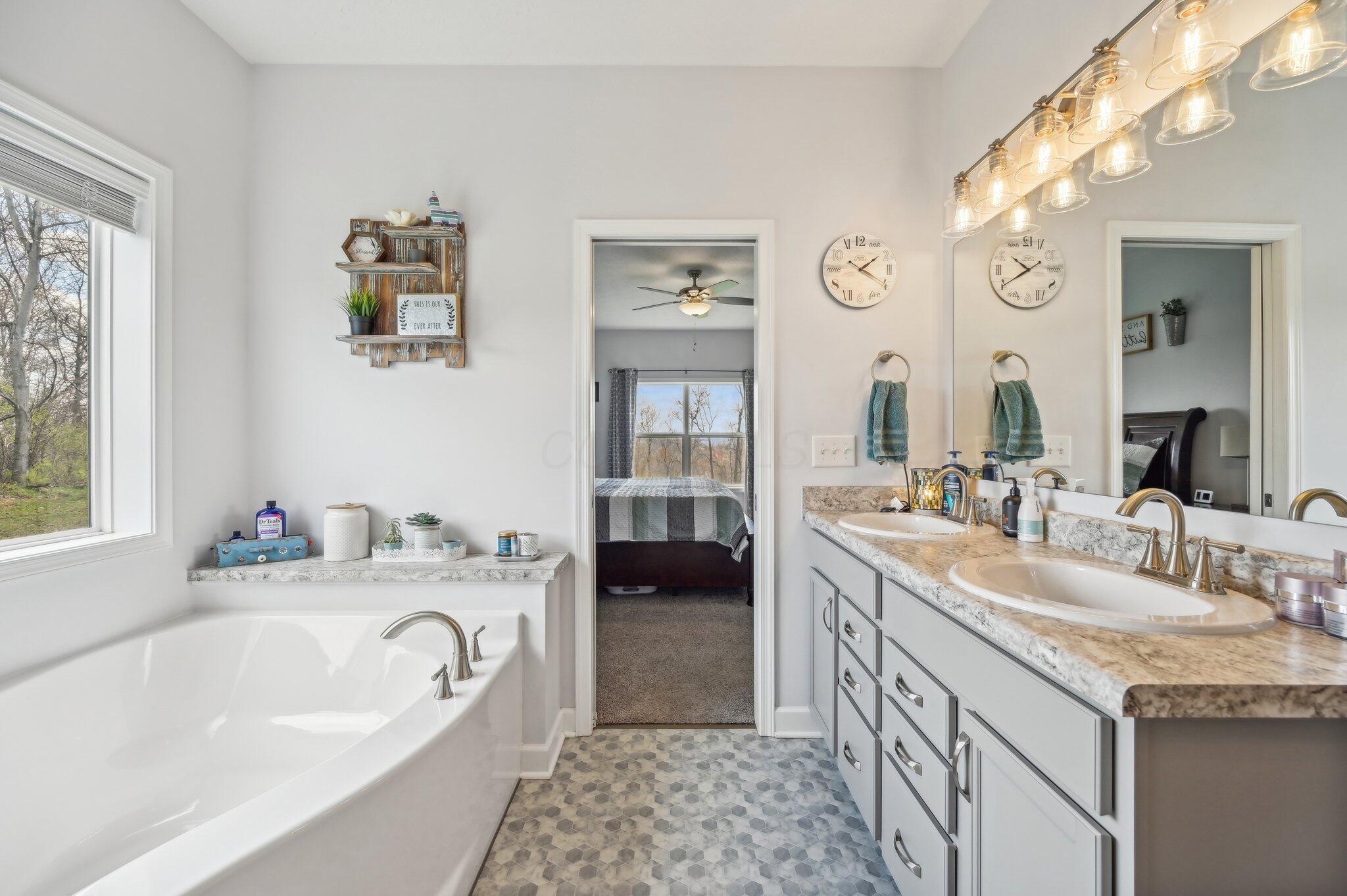 6778 Clearport Road, Lancaster, Ohio image 30