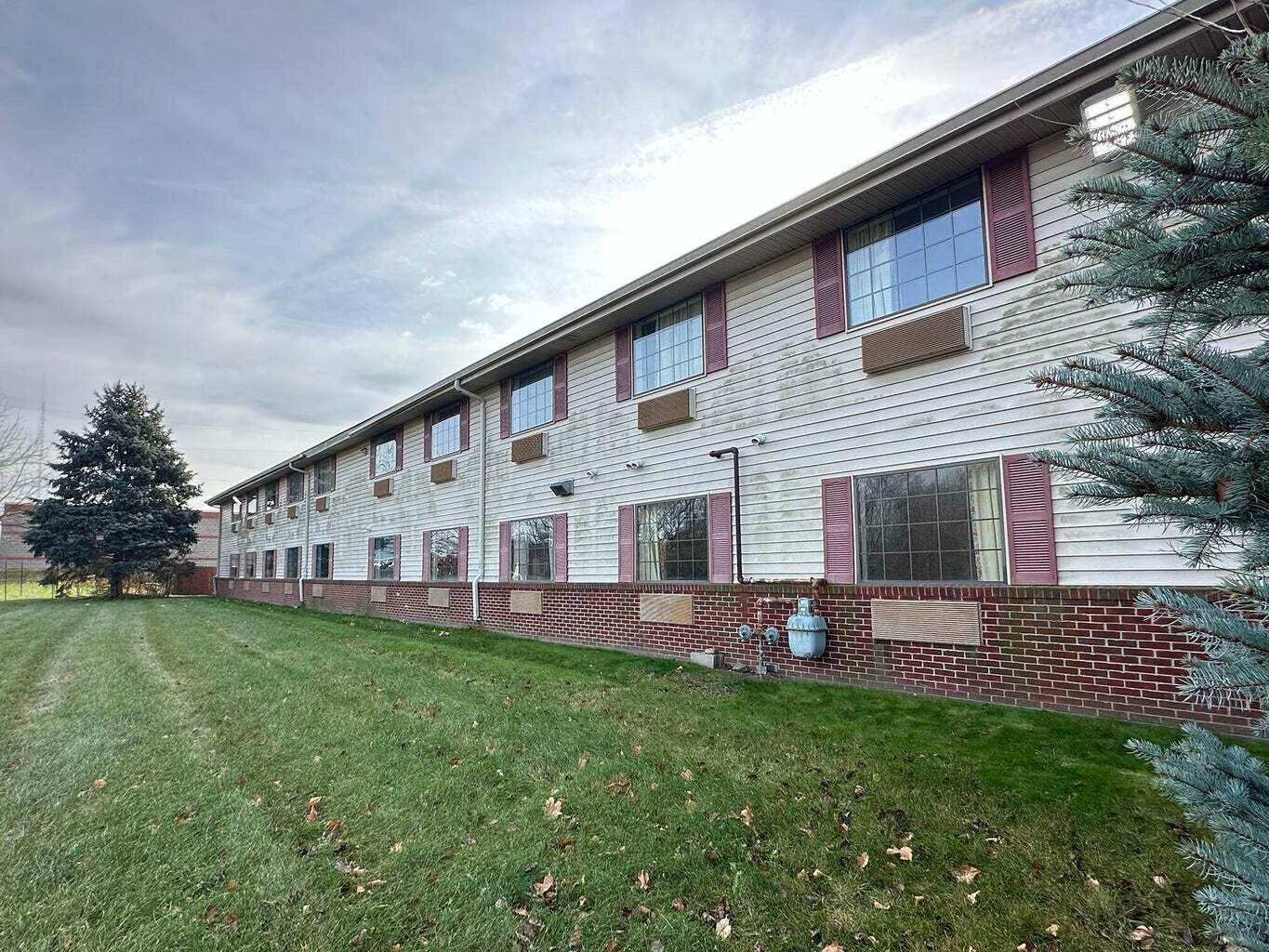 1490 E US Highway 36