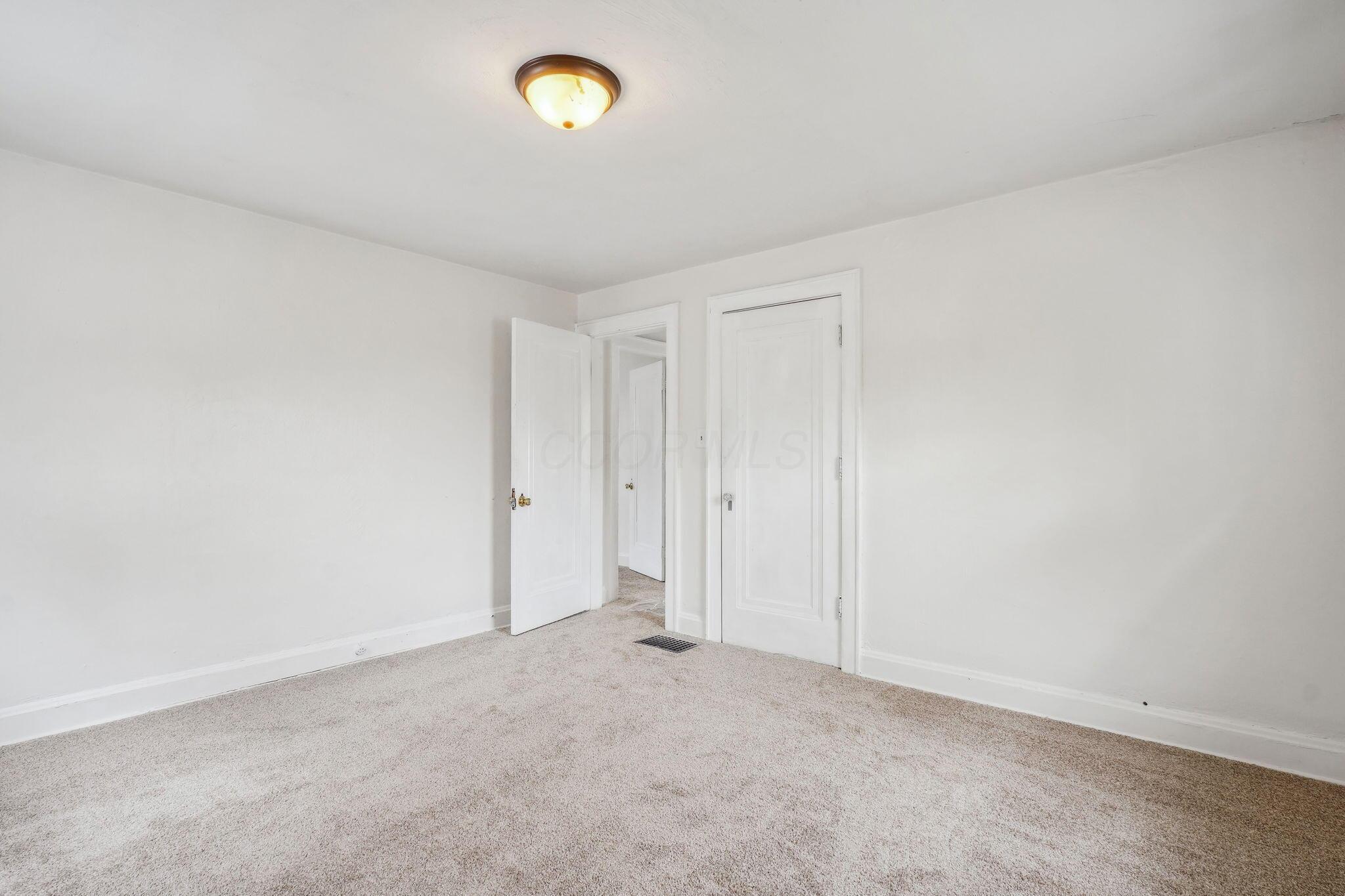 1066 Kelton Avenue, Columbus, Ohio image 32