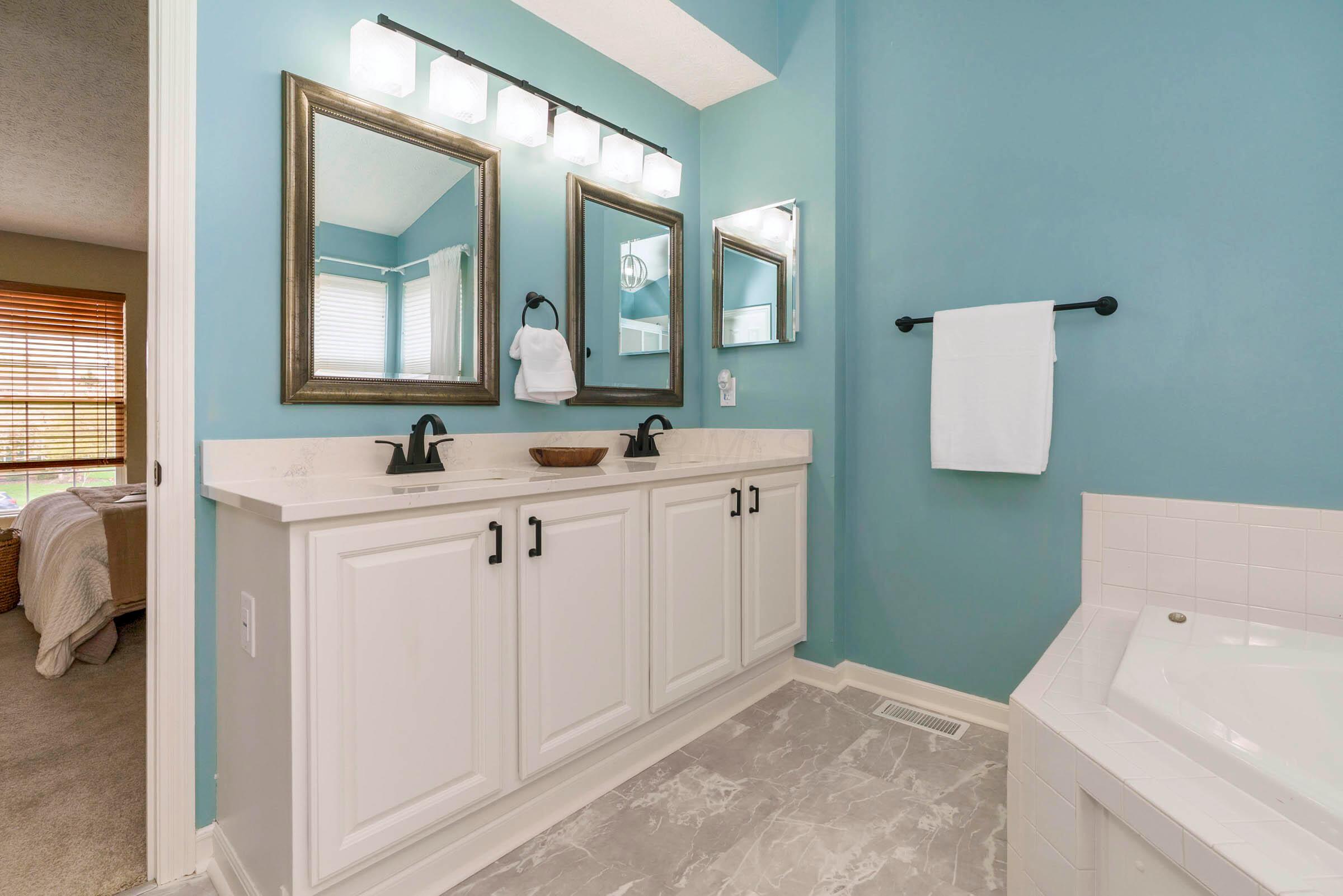6402 Fayborough Court, Dublin, Ohio image 25