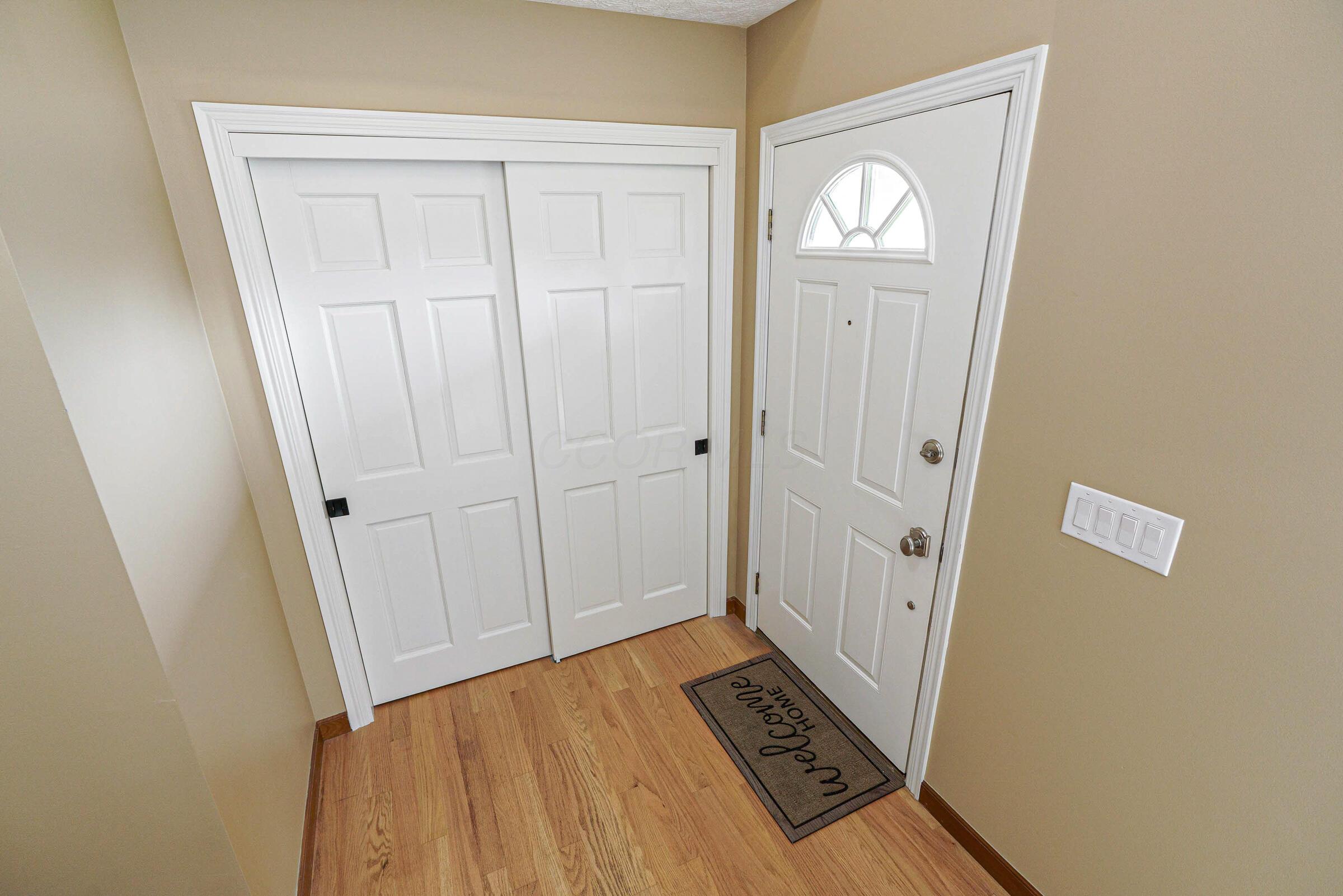 6402 Fayborough Court, Dublin, Ohio image 4