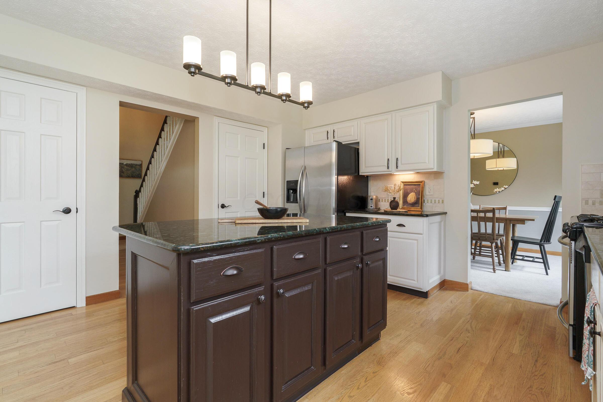 6402 Fayborough Court, Dublin, Ohio image 11