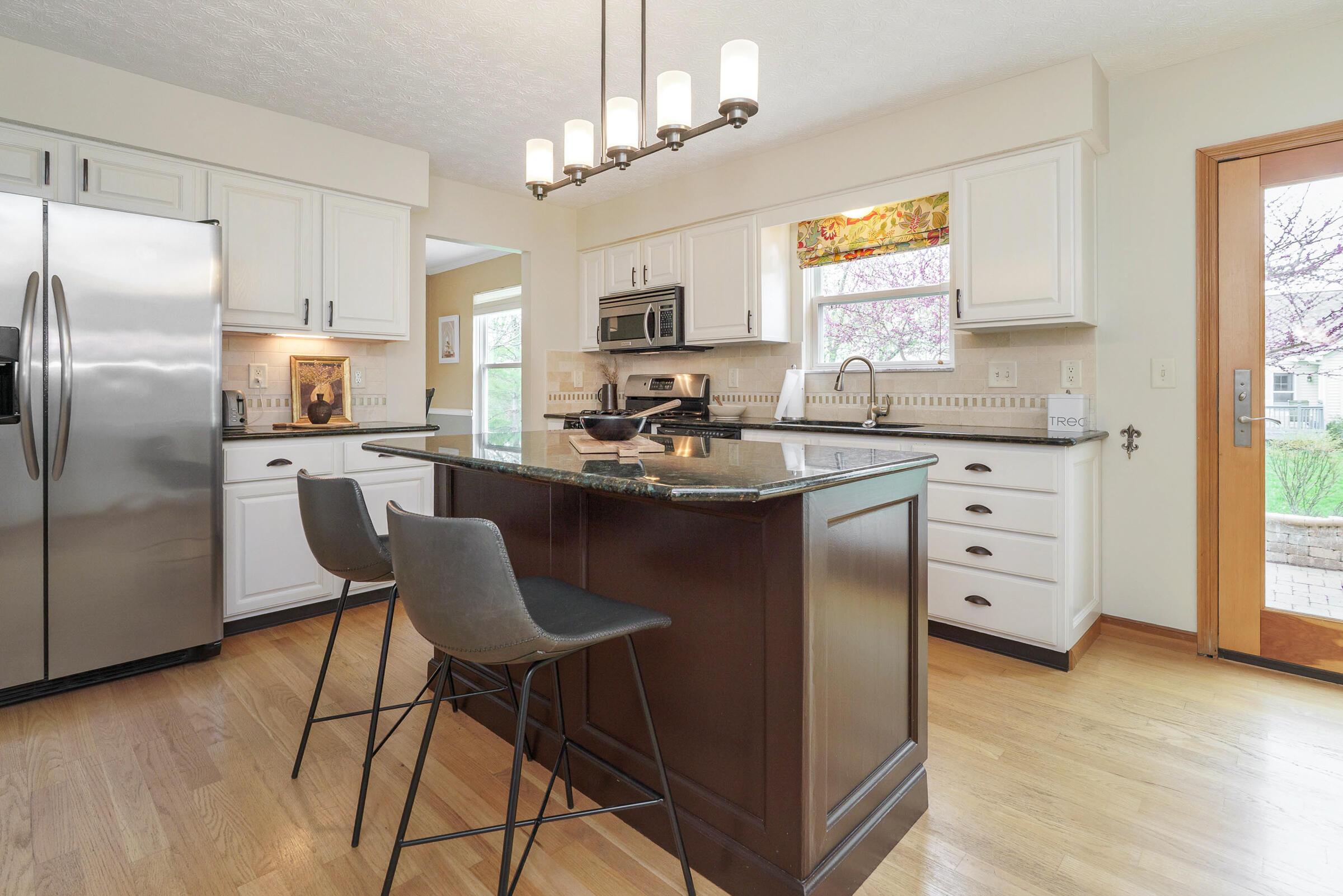 6402 Fayborough Court, Dublin, Ohio image 9