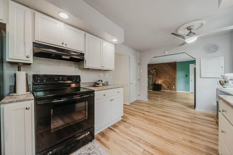 Tiny photo for 346 Chris Court, Chillicothe, OH 45601 (MLS # 226034278)