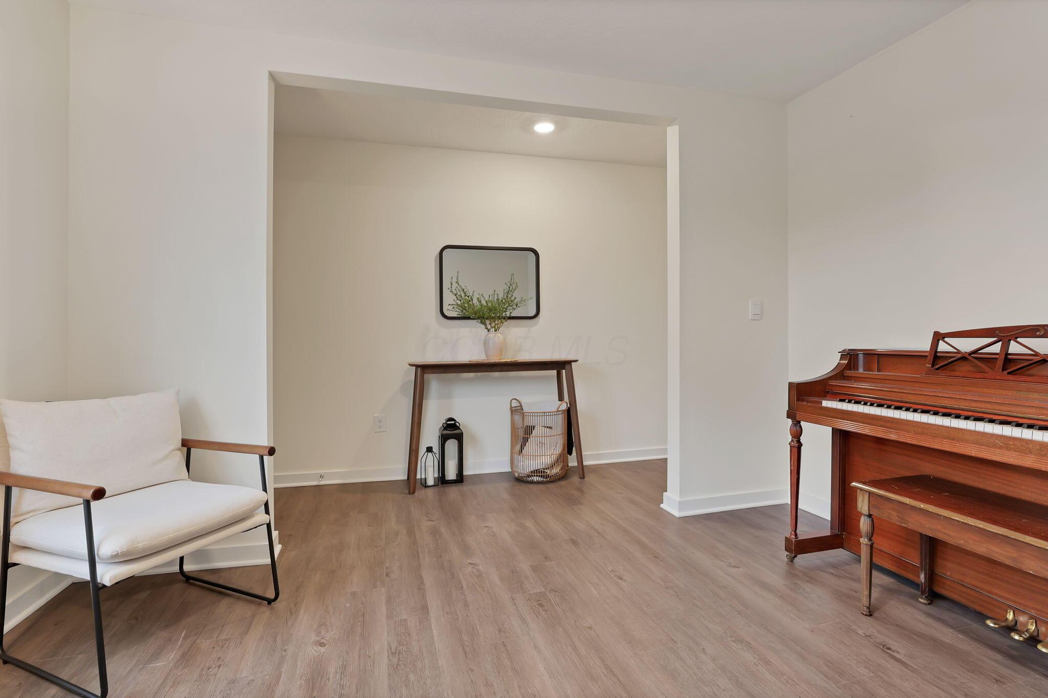 3051 Lamptonridge Drive, Columbus, Ohio image 10