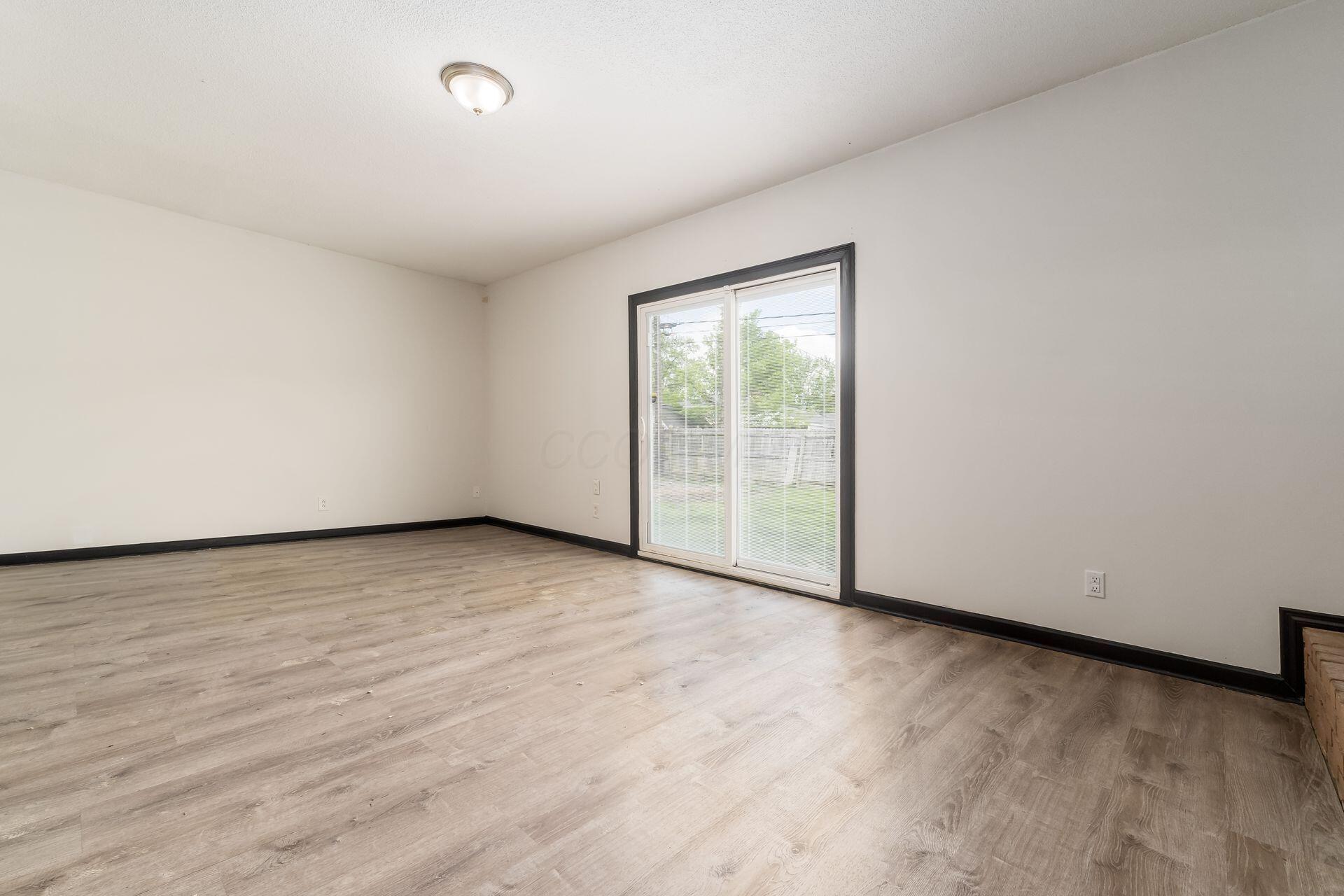 2594 Hubbell Road, Columbus, Ohio image 15