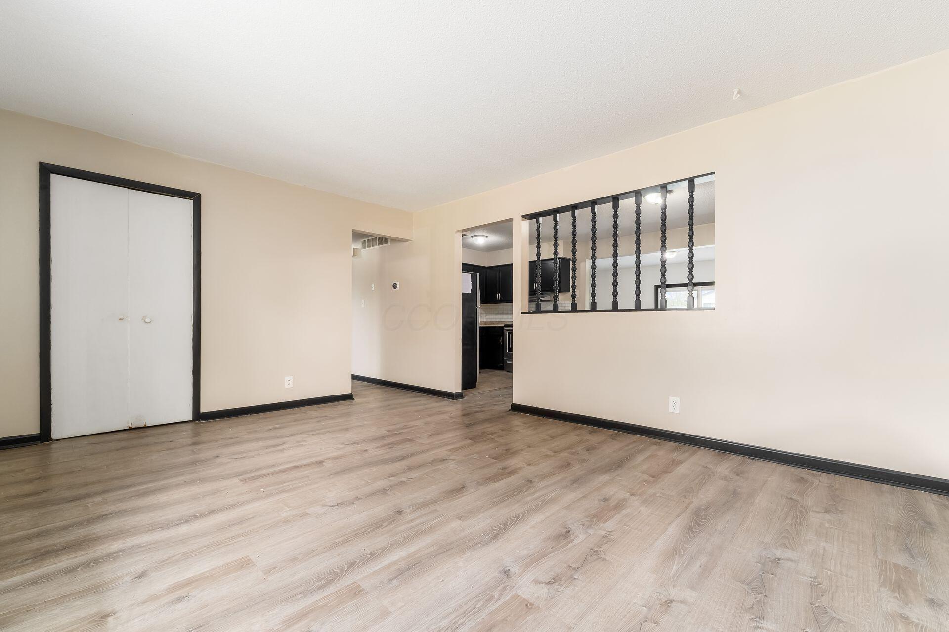 2594 Hubbell Road, Columbus, Ohio image 7