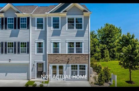 Condo For Sale - 124 Sitka Willow Drive<br/> Licking County, Etna, OH 43068