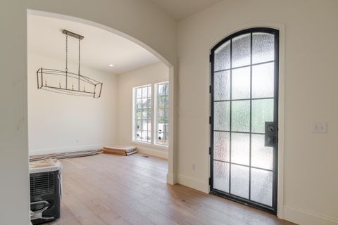 Tiny photo for 2681 Lane Road, Columbus, OH 43220 (MLS # 225039588)