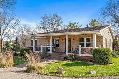 Photo of 35 E Muskingum Drive, Powell, OH 43065 (MLS # 225043167)