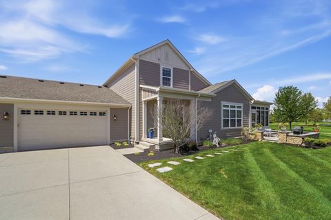 Photo of 1056 Little Bear Place, Lewis Center, OH 43035 (MLS # 226013238)