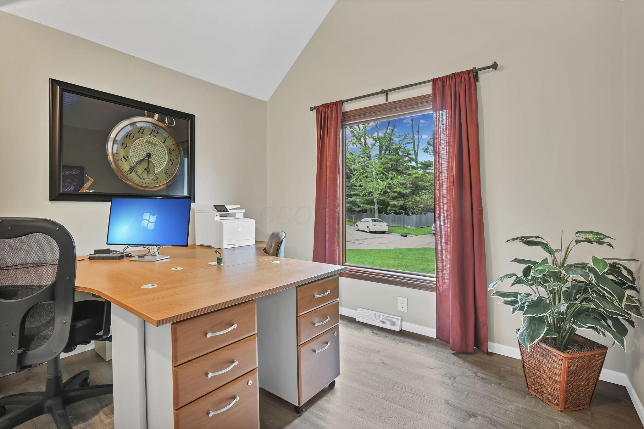 833 Bluffway Drive, Columbus, Ohio image 23