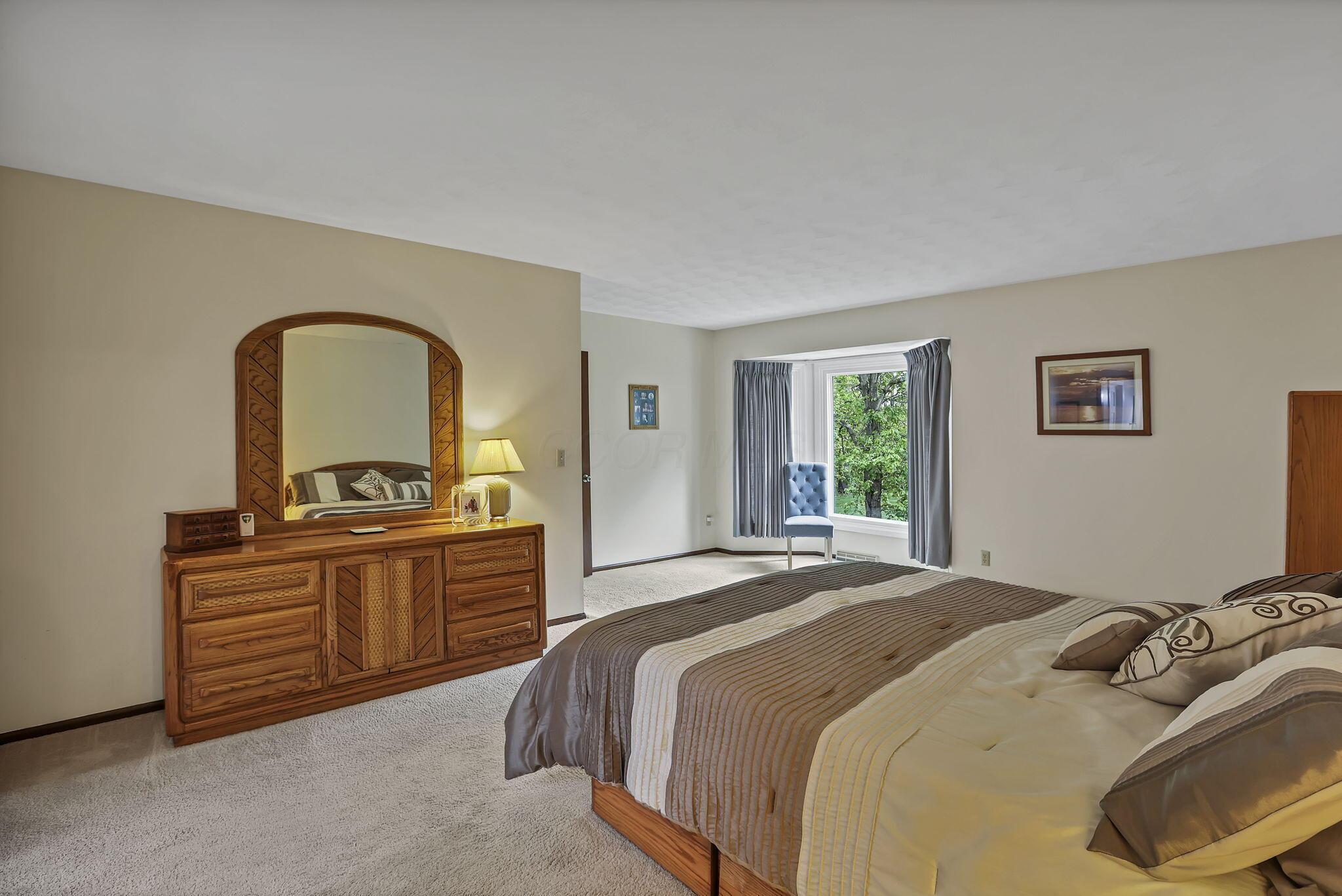 833 Bluffway Drive, Columbus, Ohio image 27