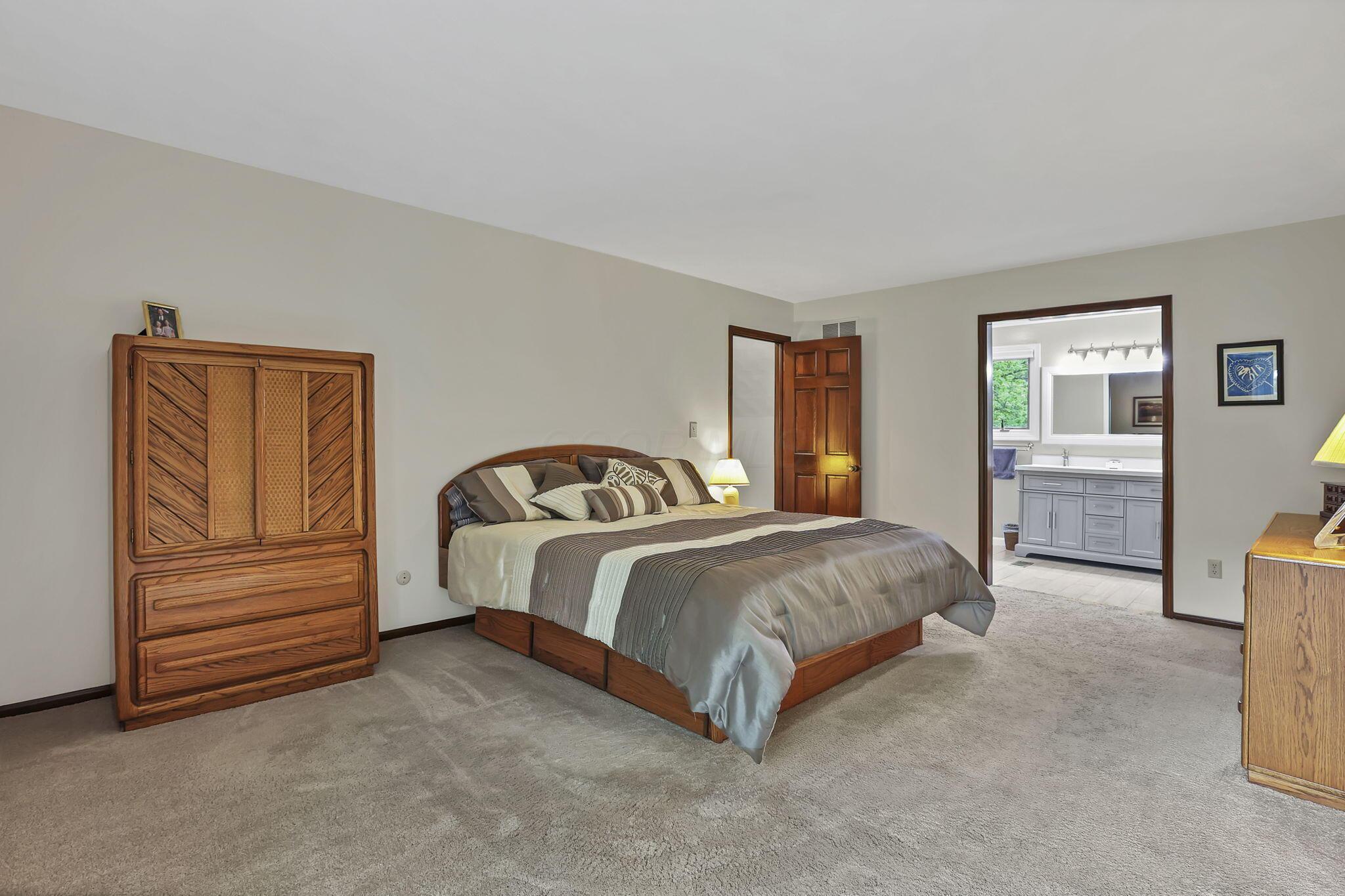 833 Bluffway Drive, Columbus, Ohio image 25