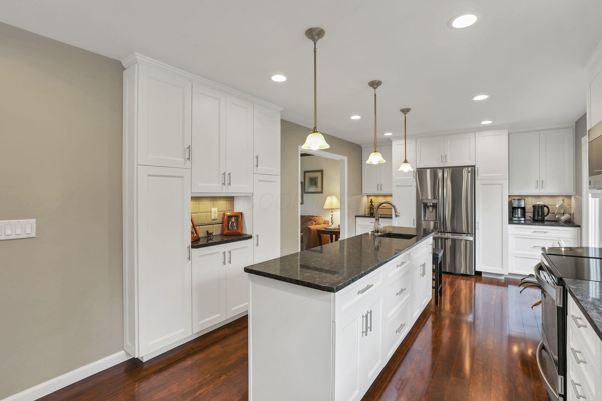 833 Bluffway Drive, Columbus, Ohio image 13