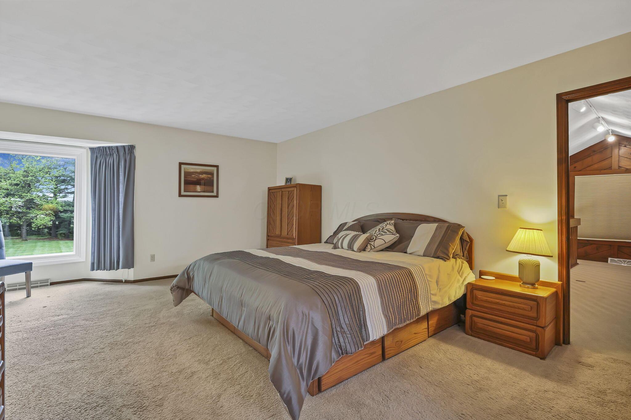 833 Bluffway Drive, Columbus, Ohio image 26