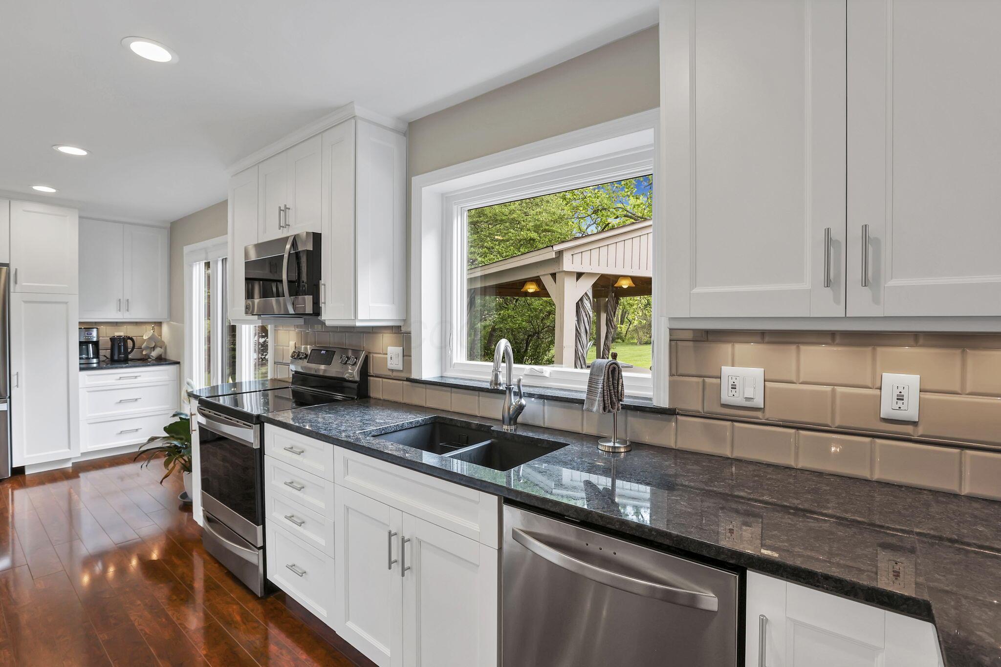 833 Bluffway Drive, Columbus, Ohio image 11