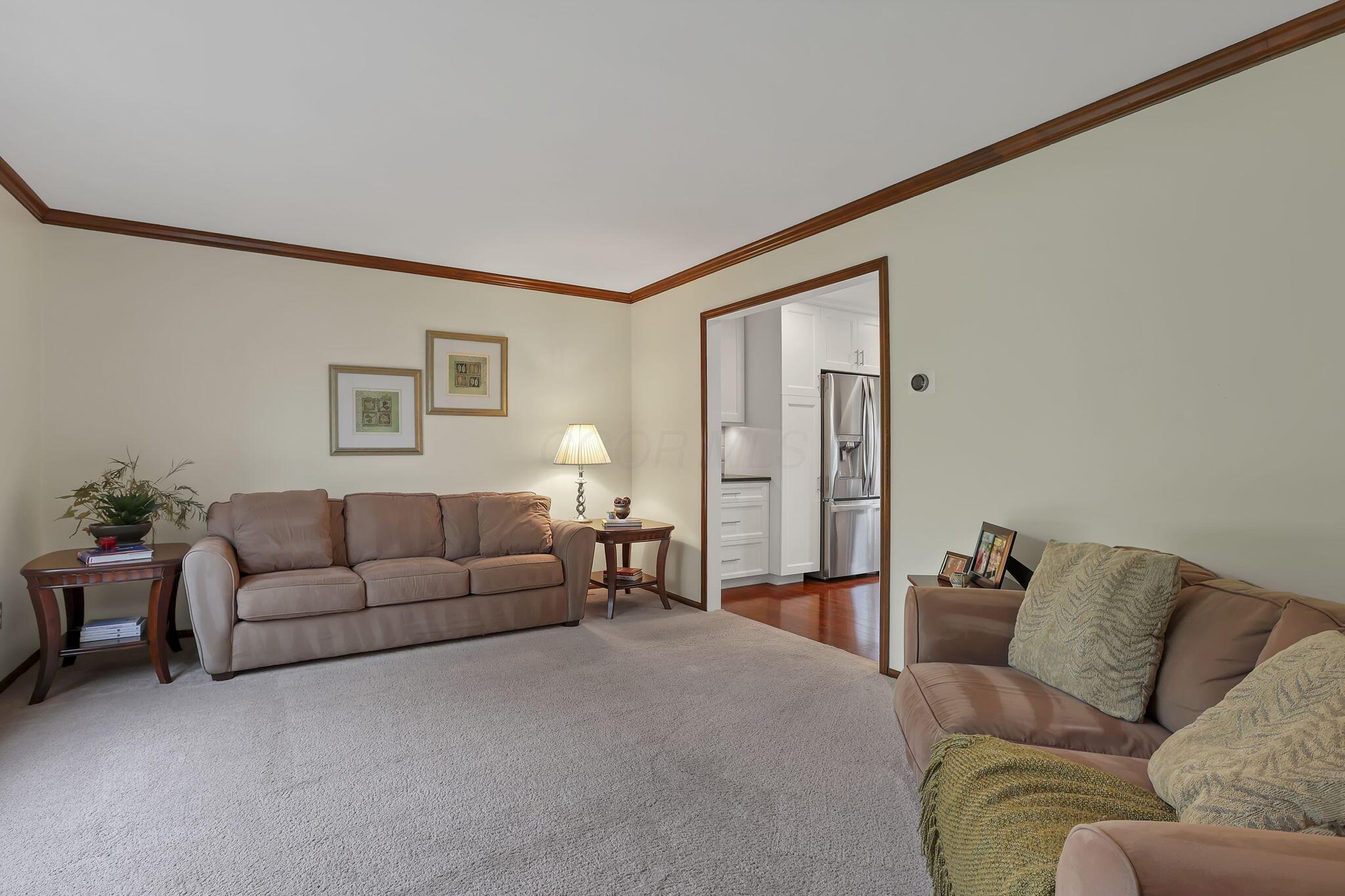 833 Bluffway Drive, Columbus, Ohio image 6