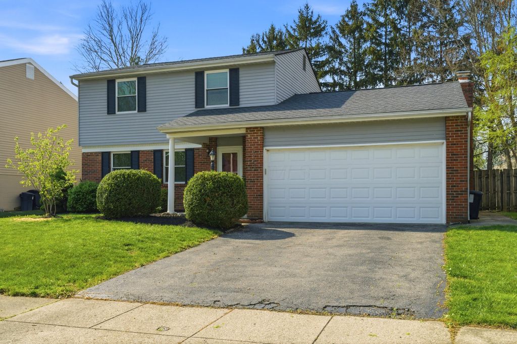 Photo of 3257 Creston Court, Dublin, OH 43017 (MLS # 226012384)