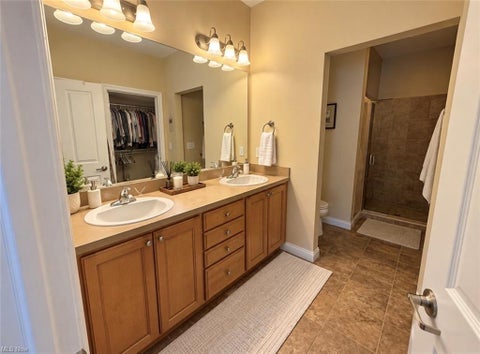 Tiny photo for 5489 Welbourne Place 2 #2, New Albany, OH 43054 (MLS # 226036694)