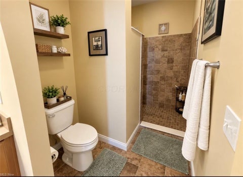 Tiny photo for 5489 Welbourne Place 2 #2, New Albany, OH 43054 (MLS # 226036694)