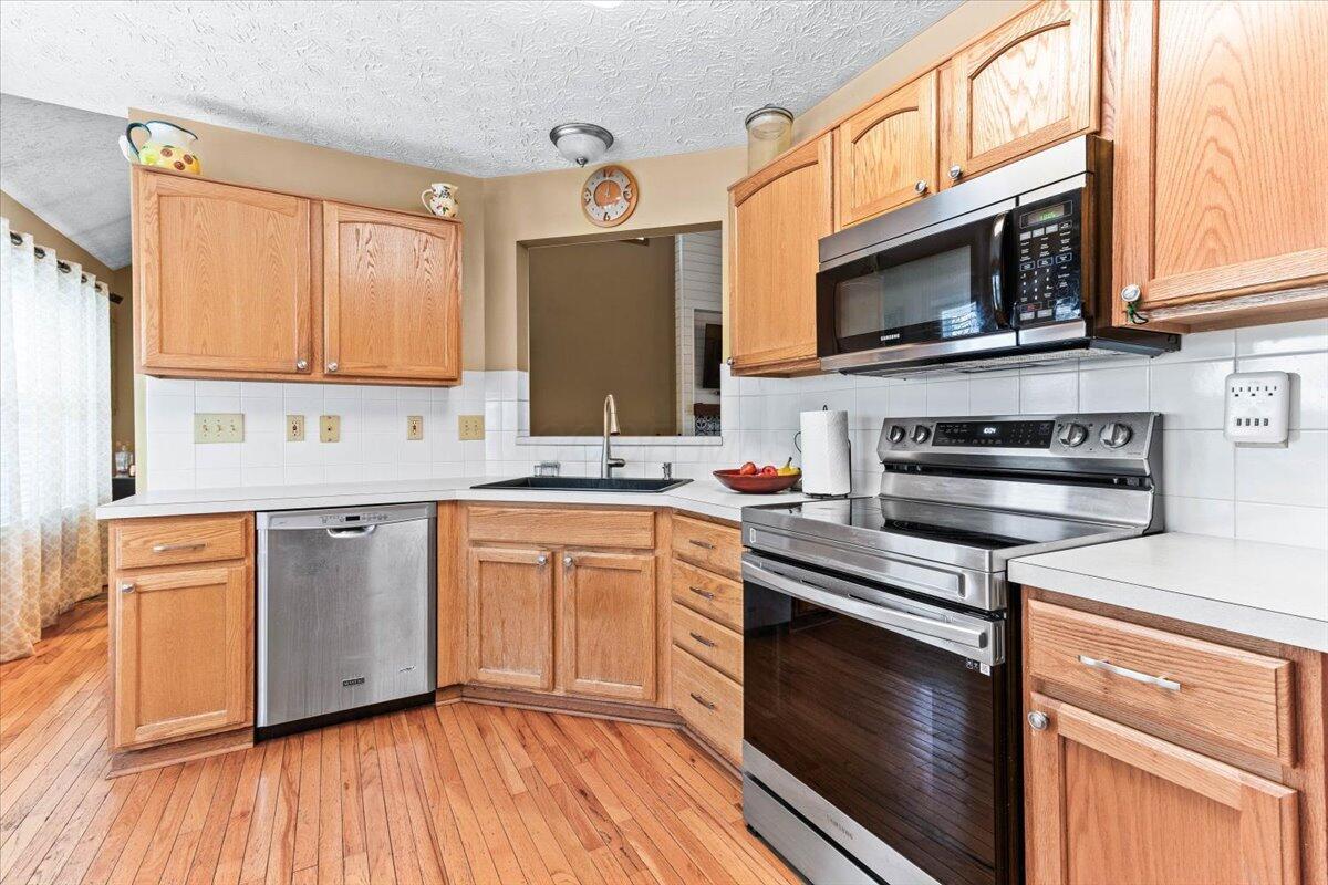 7433 Bunker Ridge Court, Blacklick, Ohio image 8