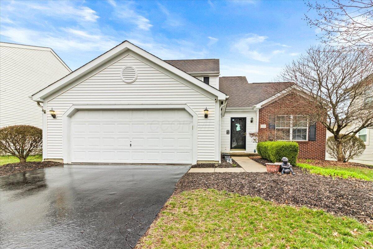 7433 Bunker Ridge Court, Blacklick, Ohio image 1