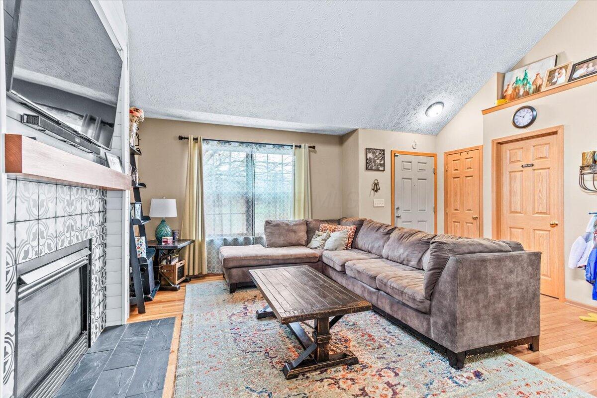 7433 Bunker Ridge Court, Blacklick, Ohio image 4