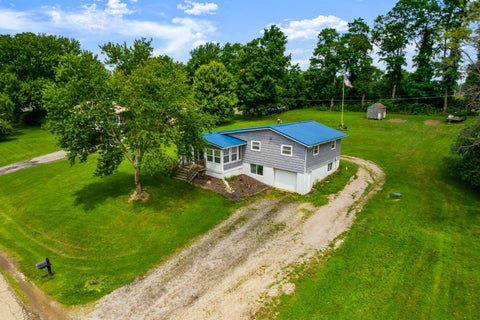 Photo of 54 Harbor View Drive Drive, Thornville, OH 43076 (MLS # 226023027)