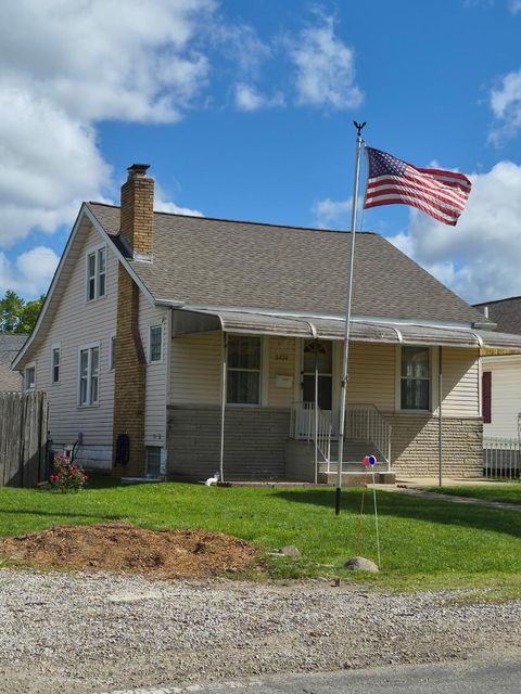Photo of 2474 Valleyview Drive, Columbus, OH 43204 (MLS # 226017214)