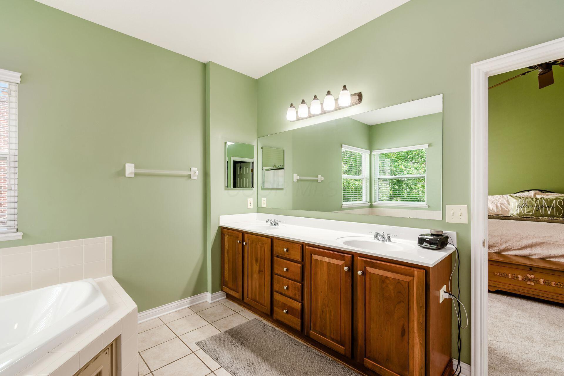 5673 Sugarwood Drive, New Albany, Ohio image 23