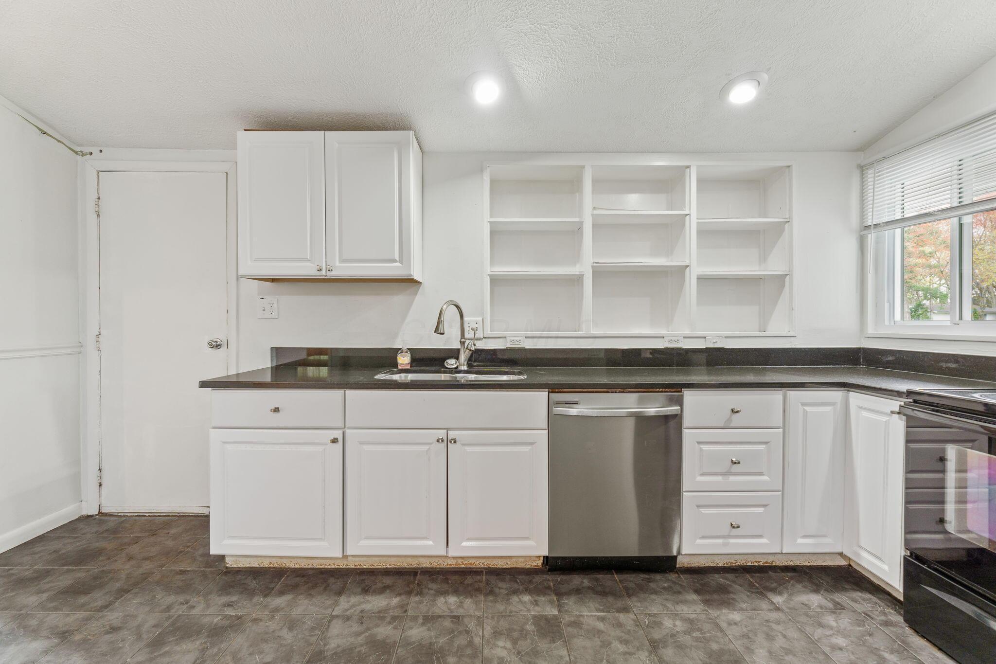 3318 Darbyshire Drive, Hilliard, Ohio image 38
