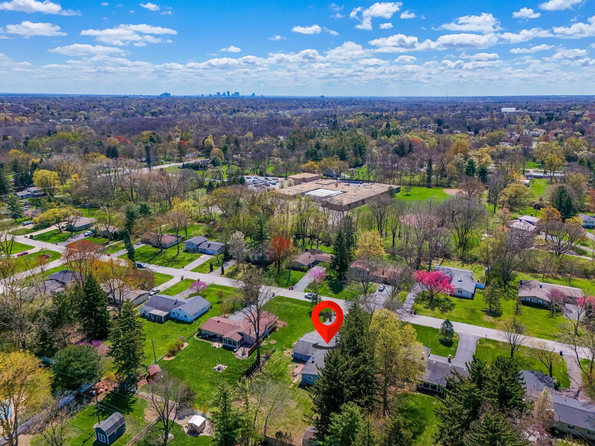 3318 Darbyshire Drive, Hilliard, Ohio image 6