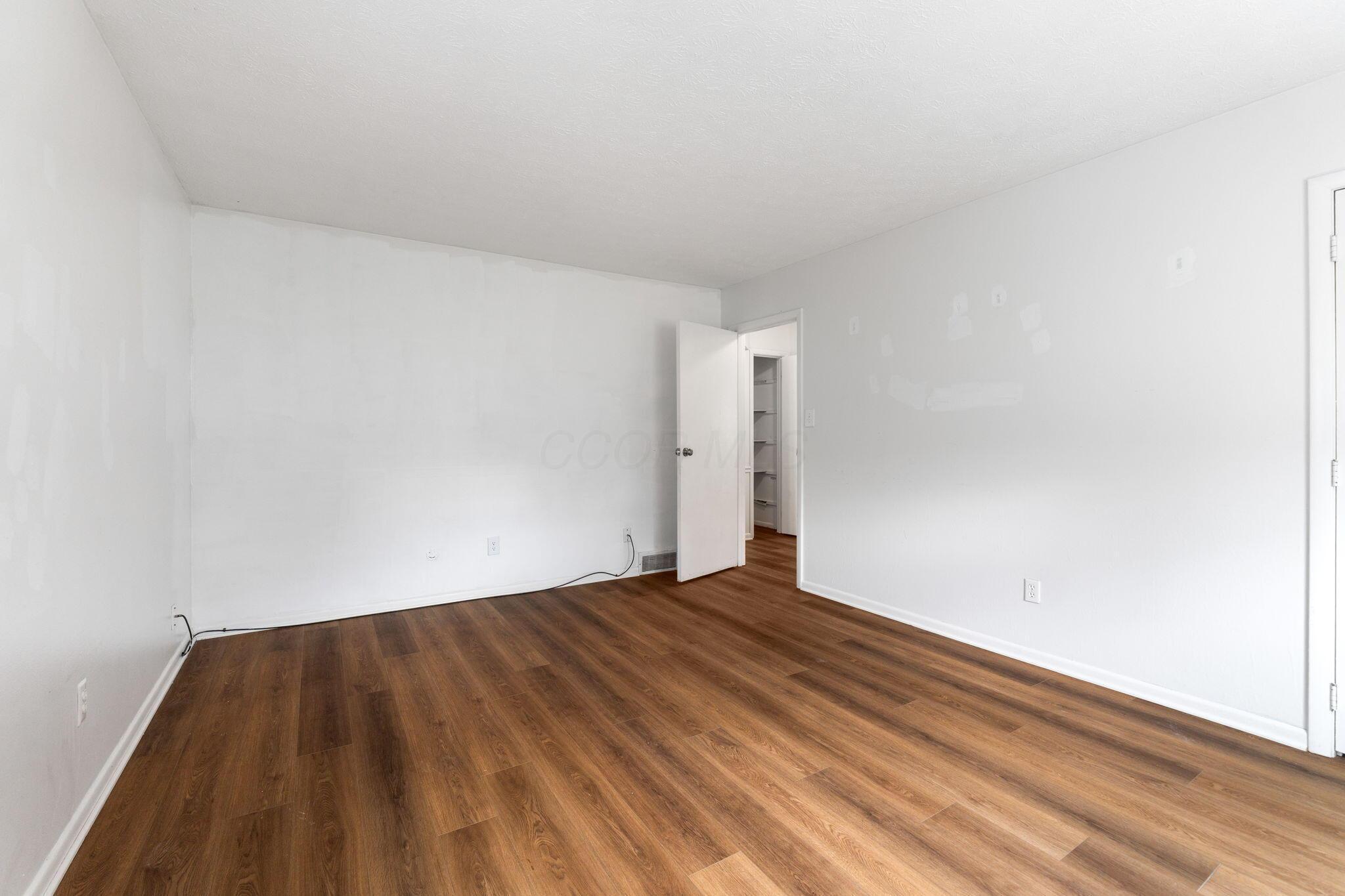 3318 Darbyshire Drive, Hilliard, Ohio image 48