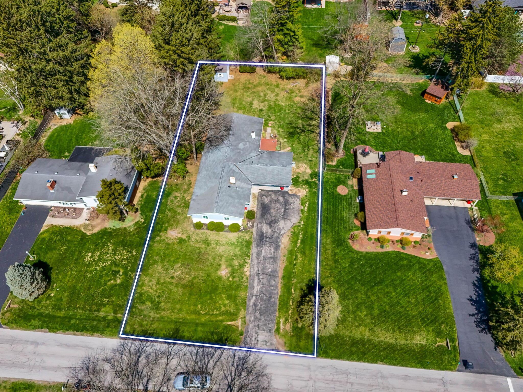 3318 Darbyshire Drive, Hilliard, Ohio image 3